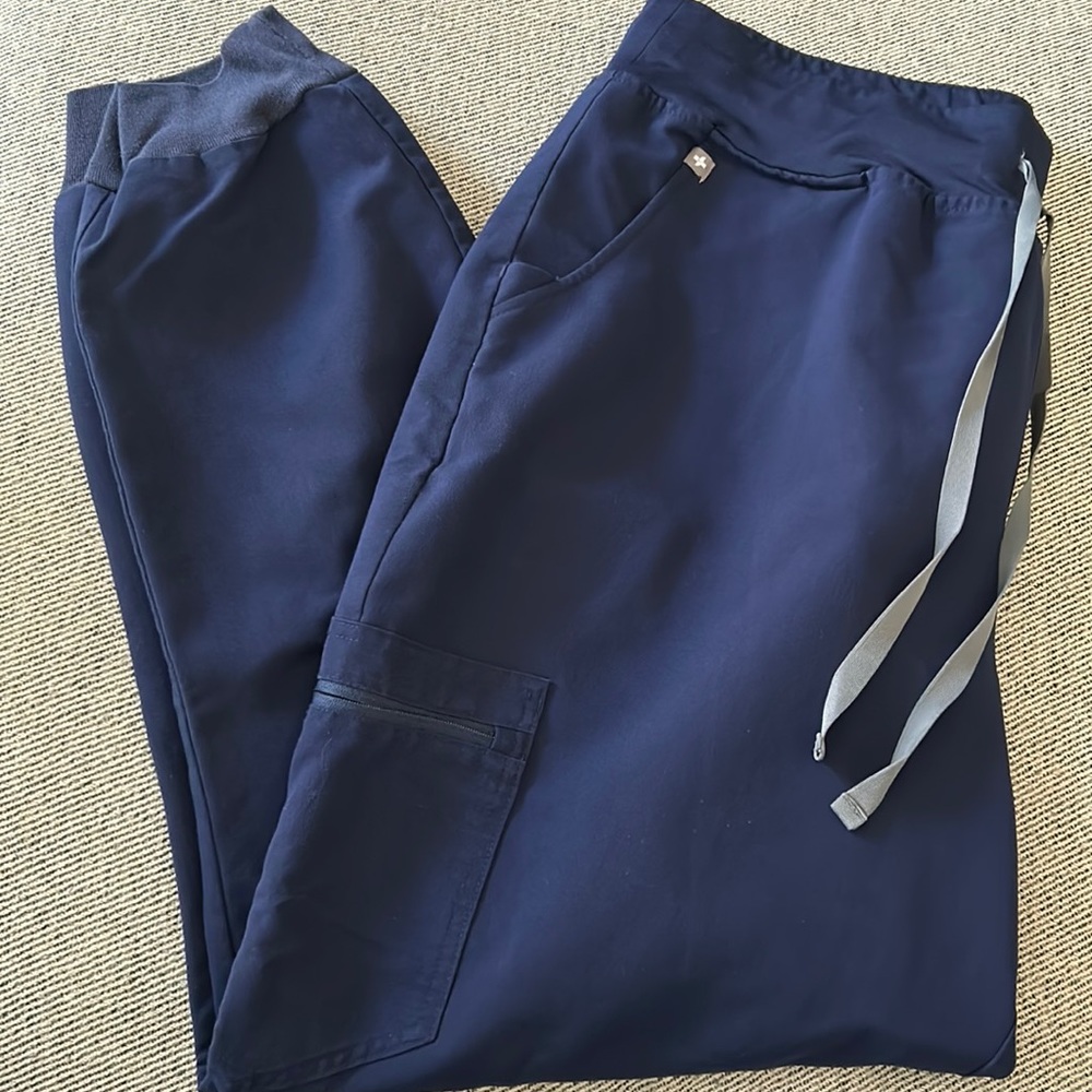 FIGS women’s Zamora jogger scrubs pants 2.0 in navy blue